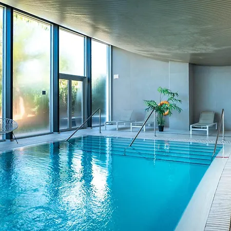 The Edge Apartment *
